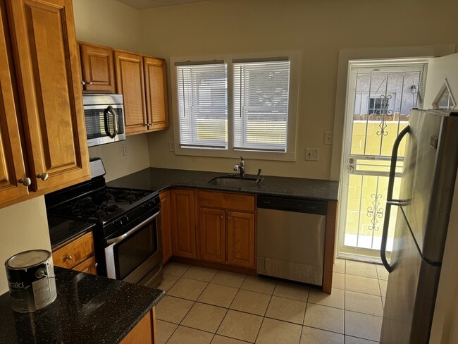 Photo - 1236 Peters St