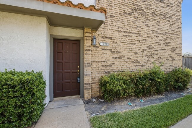Photo - 14800 Enterprise Dr