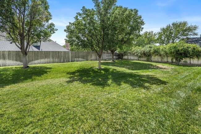 Photo - 25 Carnoustie Ln