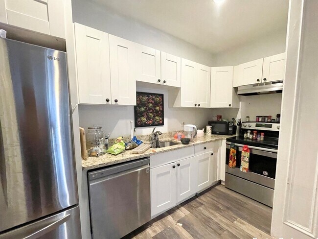 Photo - 670 Massachusetts Ave Unidad 1