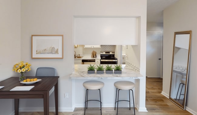 Barrington Square Apartments