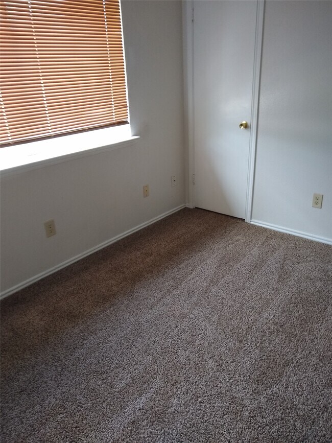 Photo - 13507 Somersworth Dr