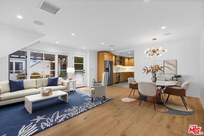 Photo - 1062 S Alfred St