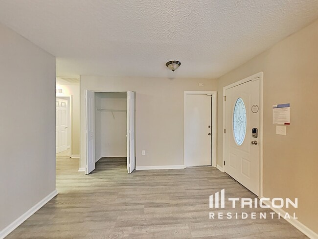 Photo - 330 Malcolm Ave