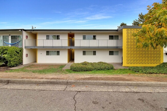 Building Photo - 2760 Willamette St Rental