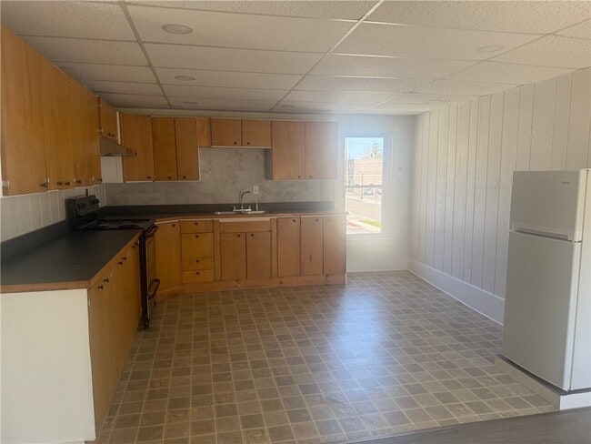 Photo - 221 S Franklin St