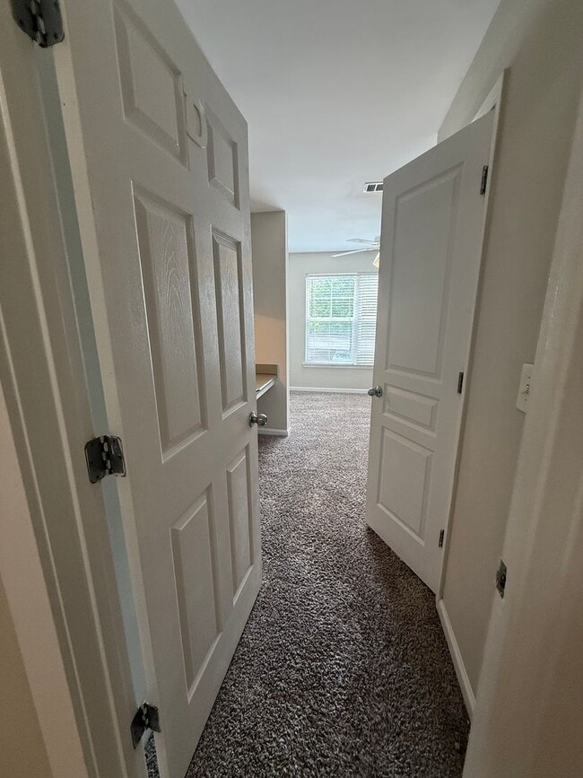 Building Photo - 3704 Spruce Ridge Way Unit 20-2024 - D