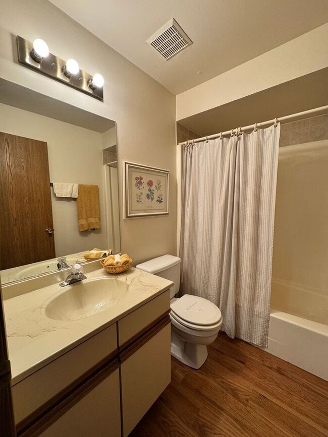 Building Photo - 16045 Applewood Ln Unit 304