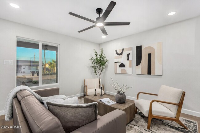 Photo - 6413 E Holly St