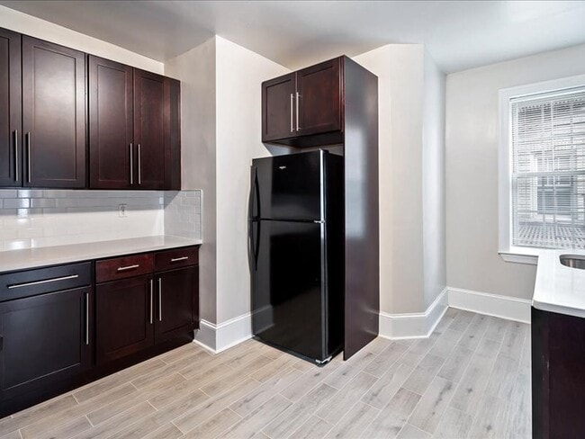 Photo - 625 Elm Street Apartments