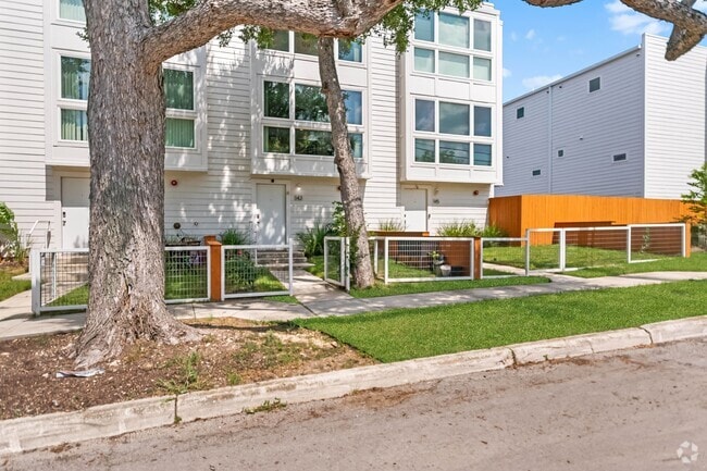 Building Photo - 143 Catalpa Ave Rental