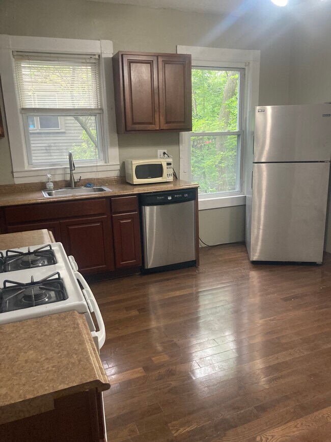 Photo - 77 Walnut St Unit 1