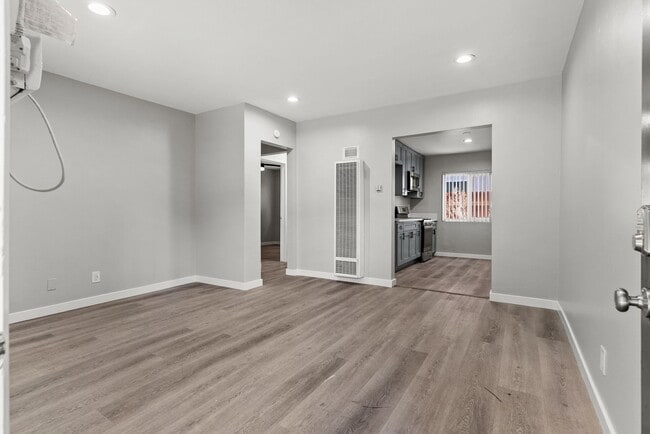 Building Photo - 113 S Lillie Ave Rental