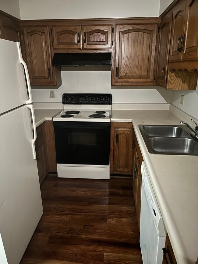 Photo - 2137 Versailles Village Pl