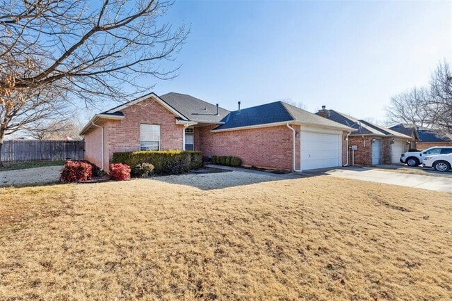 Photo - 824 Hunter Pl