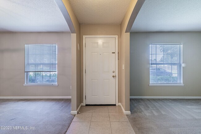 Photo - 1342 Lindseys Xing Dr