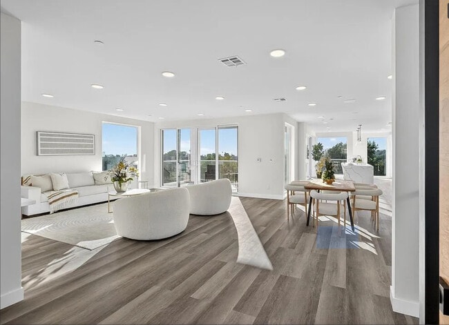living dining room area - 1549 Lucretia Ave