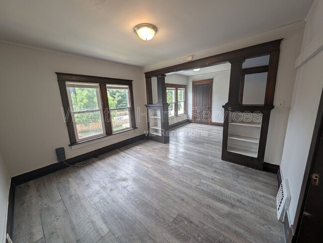 Building Photo - 1086 N Cedar St Unit 3