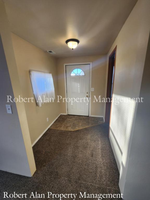 Photo - 114 SE 9th Dr