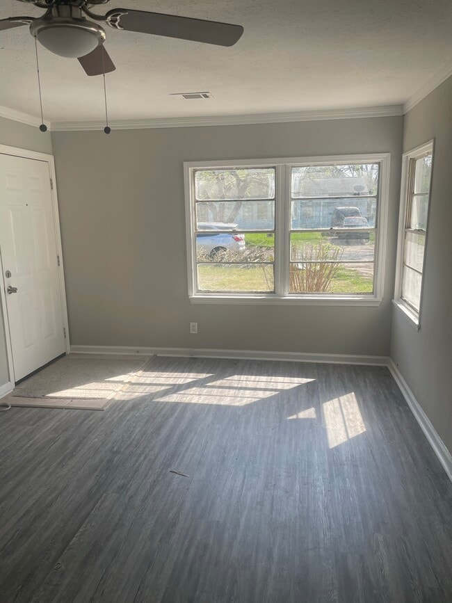 Photo - 1005 Southampton Dr