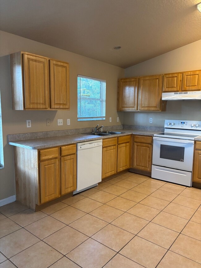 Photo - 35 Brunswick Ln