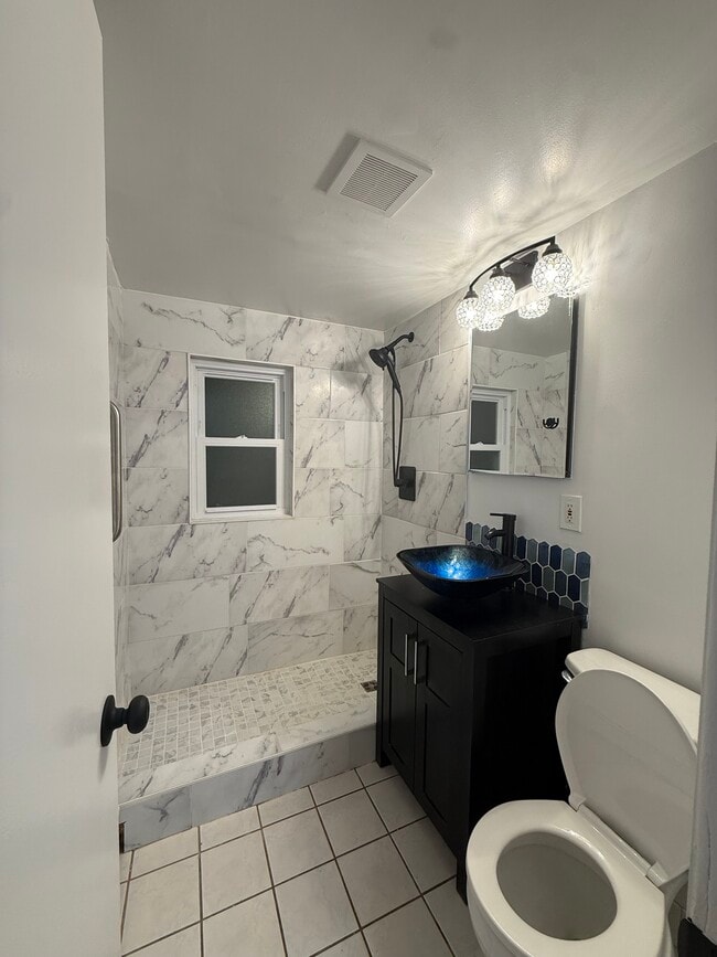 Photo - 7 Charles St