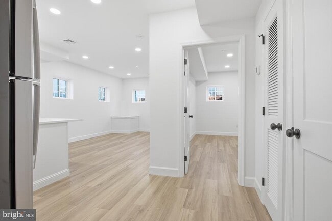 Building Photo - 21 W Front St Unit 1A