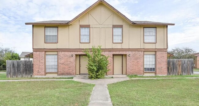 Building Photo - COMING SOON! Unit 4505 Westcliff Road - B