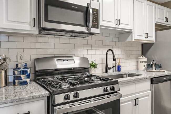 Photo - Cary Pines Apartments