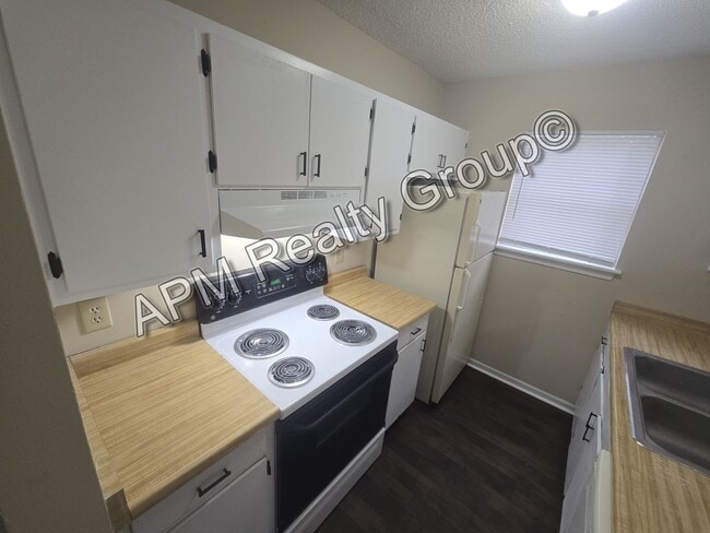Photo - Recently renovated 2 bedroom 1.5 bath duplex