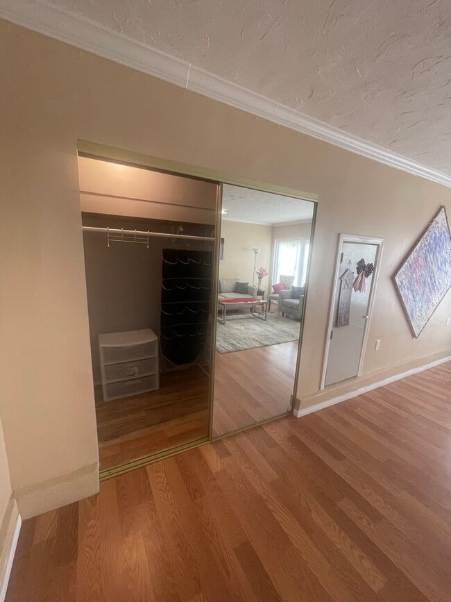 Photo - 2251 Westwood Blvd Unit B