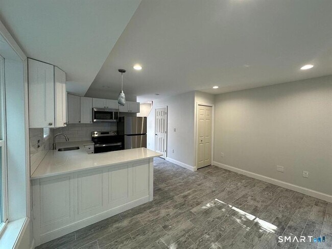 Photo - 1083 Whalley Ave