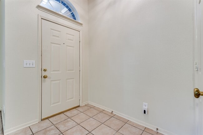 Photo - 127 S Winterport Cir