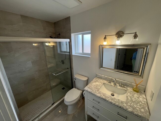 Photo - 1019 SE 3rd St Unidad 3
