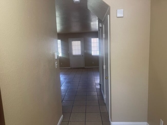 Photo - 3 Bedroom Townhouse!!