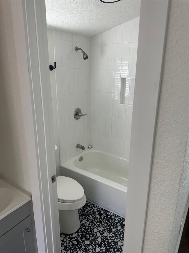 Photo - 3019 E 12th St