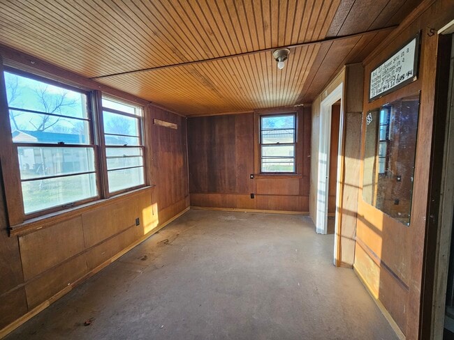 Photo - 1502 S College St