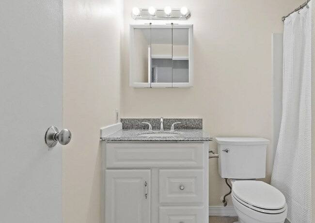 Photo - 148 Breakwater Dr Unit 209