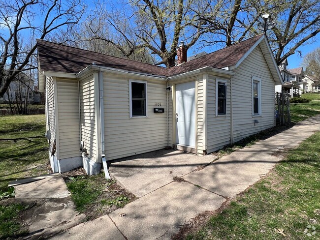 Building Photo - 1 Bedroom House in Davenport