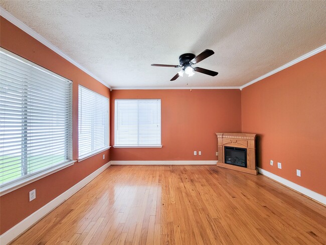 Photo - 9607 Farrell Dr