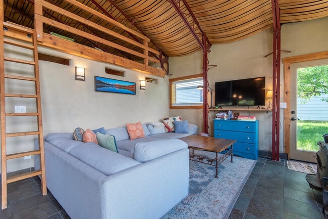 Building Photo - 150 E Birch St Unit ID1310728P Rental