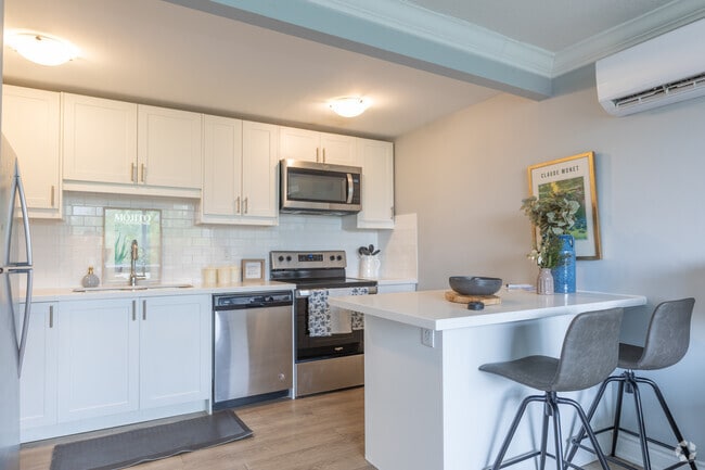 1BR, 1BA - Kitchen - 335 Melvin Ave