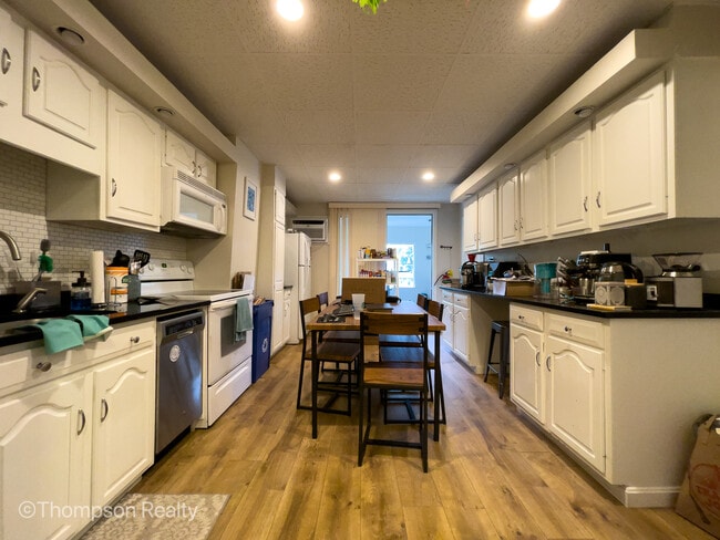 Photo - 170 Chelsea St Condo Unit 2