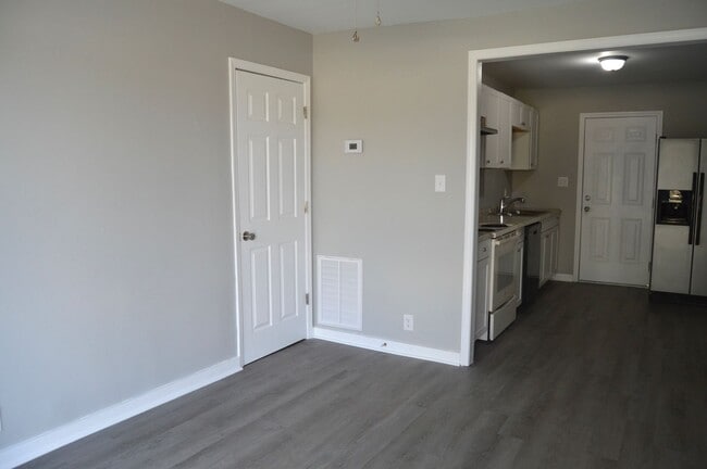 Photo - 911 Woodall Rd SW Unit 911 Woodall Rd SW