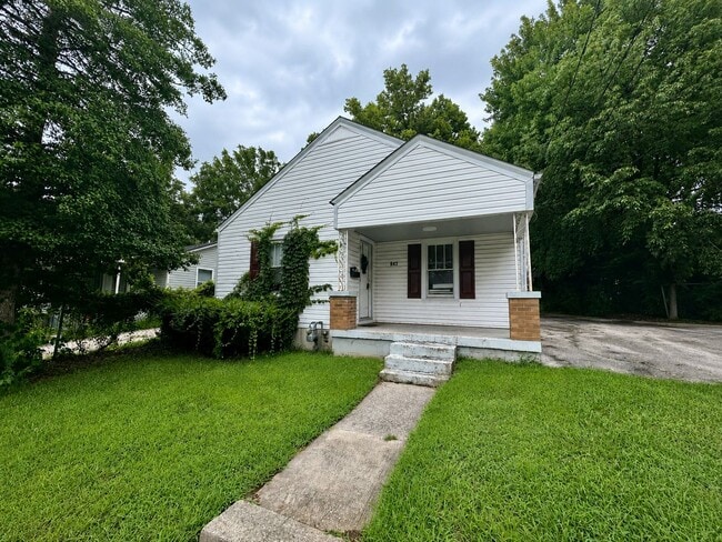 Building Photo - 643 Golfview Dr
