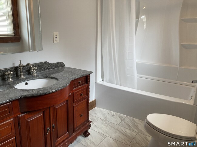 Photo - 282 Norwich-Westerly Rd