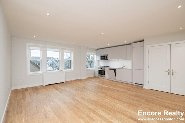 Building Photo - 123 Highland Ave Unit 51