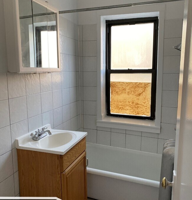 Photo - 2706 N Spaulding Ave Unit 1GG