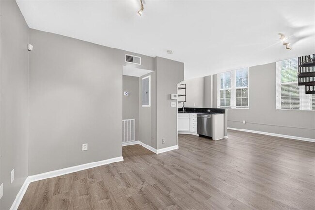 Photo - 1031 State St NW Unit 209