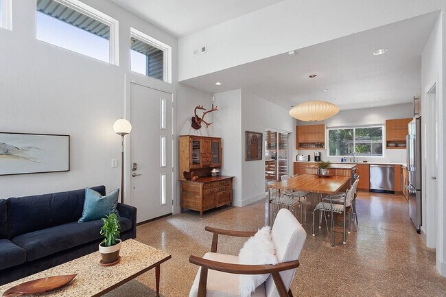 124 W South St Unit SI ID1221789P